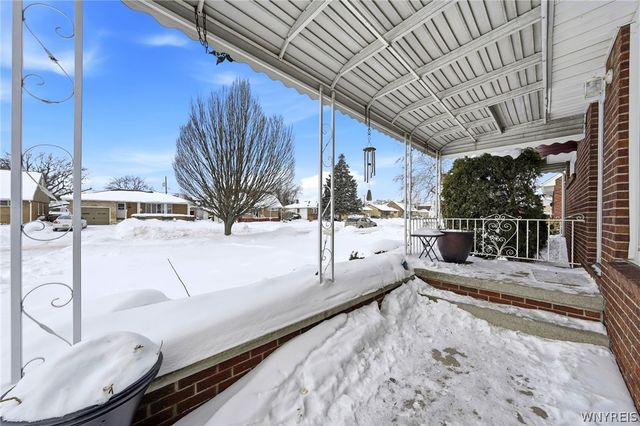 291 North Willowlawn Parkway, Cheektowaga, NY 14206