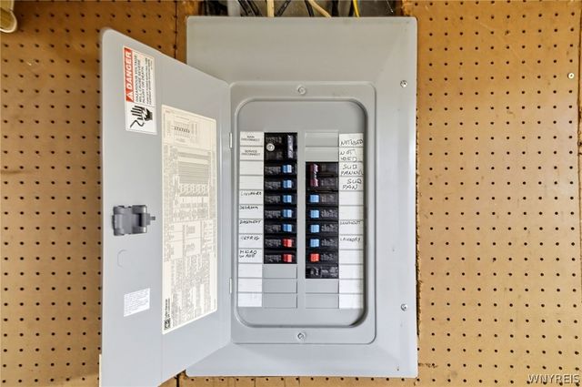 291 North Willowlawn Parkway, Cheektowaga, NY 14206