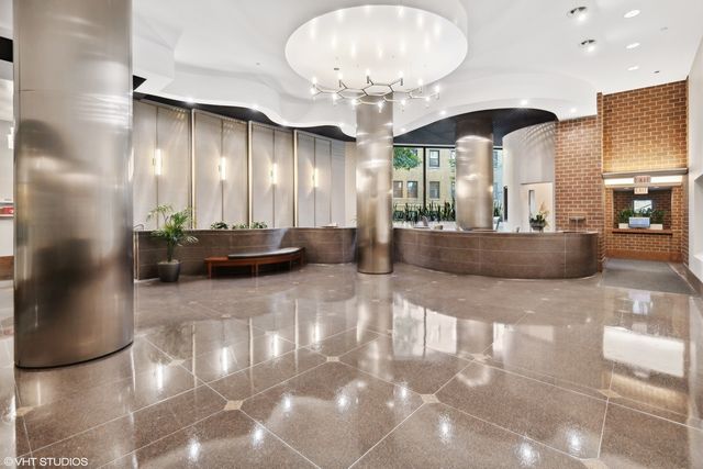 3660 N Lake Shore Drive 2507, Chicago, IL 60613