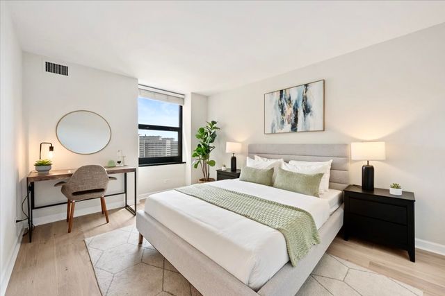 3660 N Lake Shore Drive 2507, Chicago, IL 60613