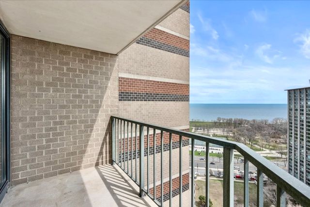 3660 N Lake Shore Drive 2507, Chicago, IL 60613