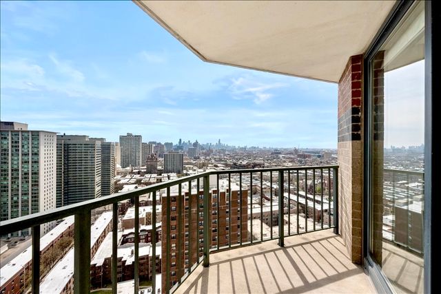 3660 N Lake Shore Drive 2507, Chicago, IL 60613