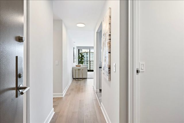 3660 N Lake Shore Drive 2507, Chicago, IL 60613