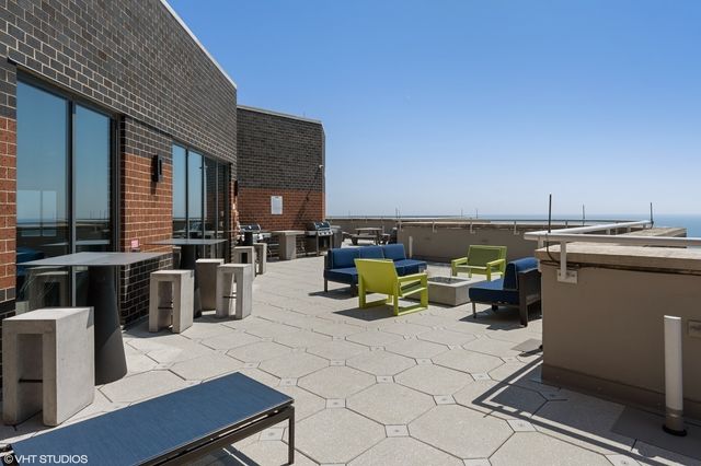 3660 N Lake Shore Drive 2507, Chicago, IL 60613