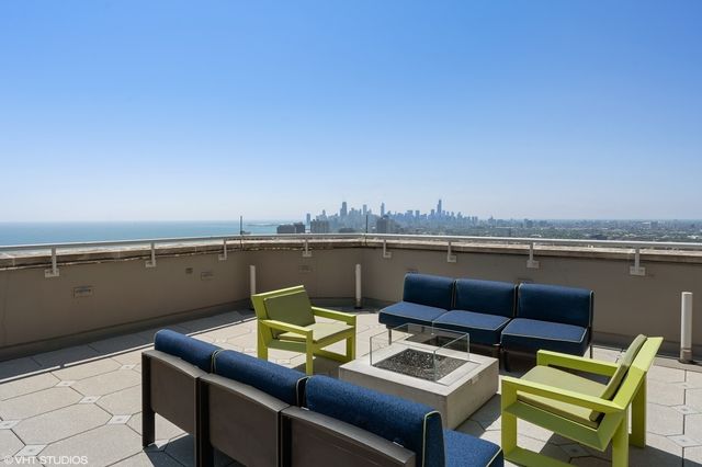 3660 N Lake Shore Drive 2507, Chicago, IL 60613
