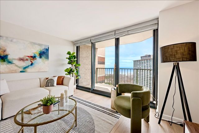 3660 N Lake Shore Drive 2507, Chicago, IL 60613