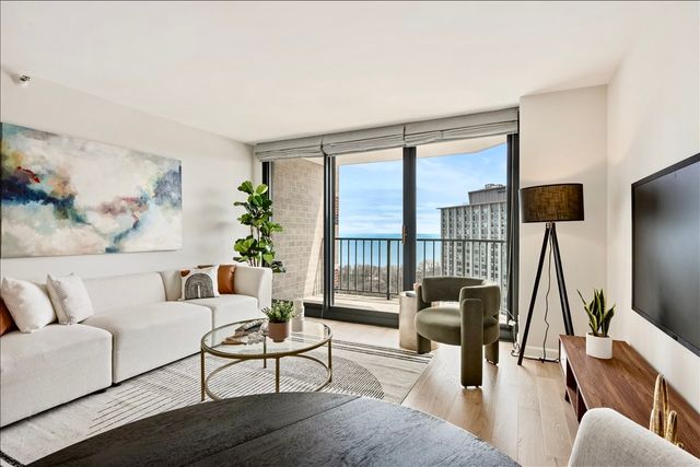 3660 N Lake Shore Drive 2507, Chicago, IL 60613