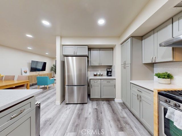 6631 Walton Dr, Huntington Beach, CA 92647
