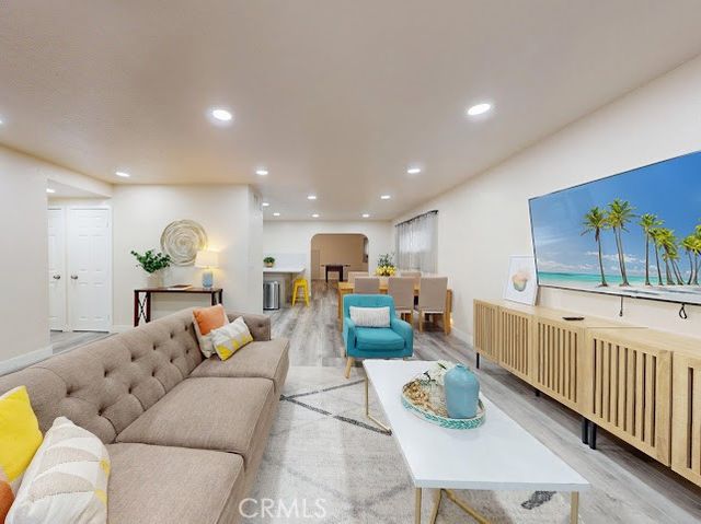 6631 Walton Dr, Huntington Beach, CA 92647
