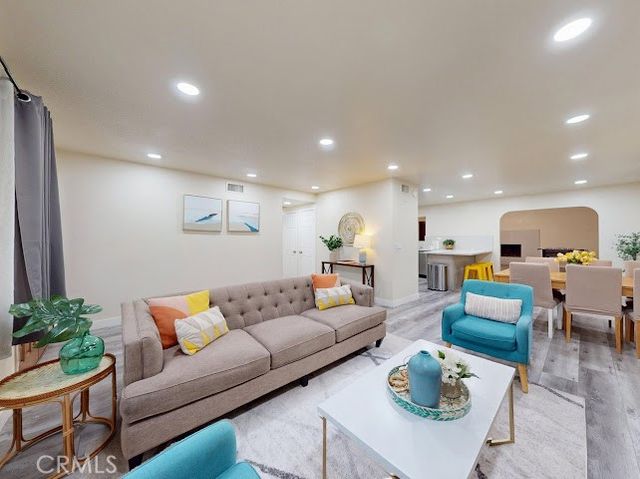 6631 Walton Dr, Huntington Beach, CA 92647