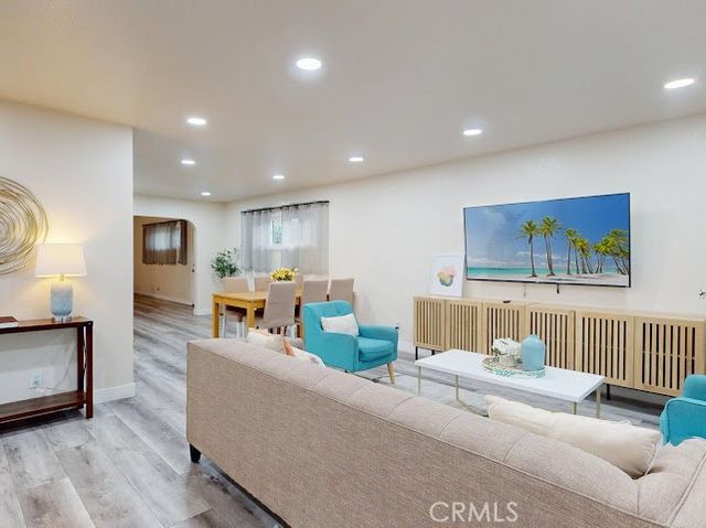 6631 Walton Dr, Huntington Beach, CA 92647