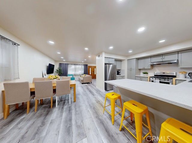 6631 Walton Dr, Huntington Beach, CA 92647