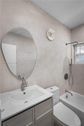 8031 NW 12th Ct, Miami, FL 33147