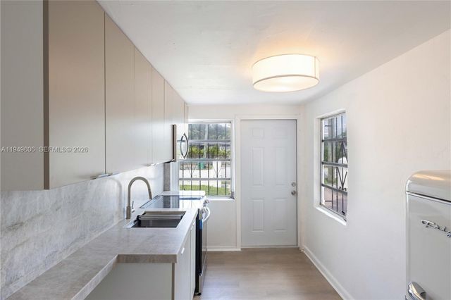 8031 NW 12th Ct, Miami, FL 33147