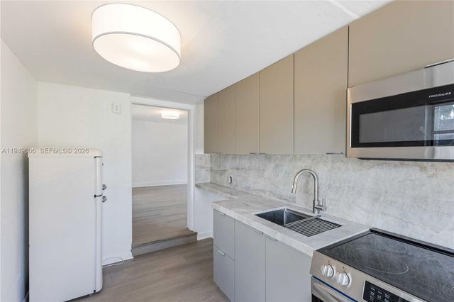 8031 NW 12th Ct, Miami, FL 33147