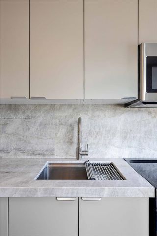 8031 NW 12th Ct, Miami, FL 33147