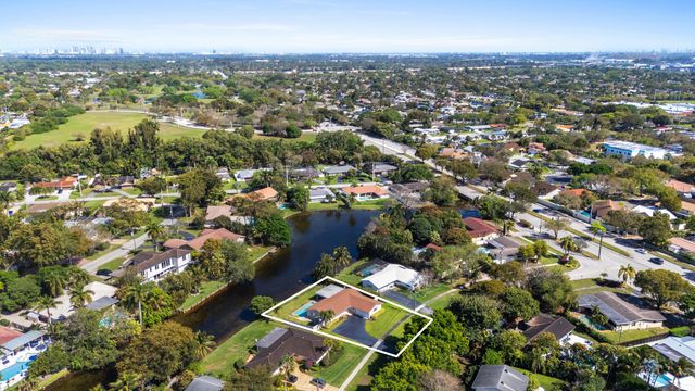 1120 Renmar Drive, Plantation, FL 33317