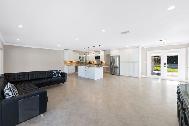 1120 Renmar Drive, Plantation, FL 33317