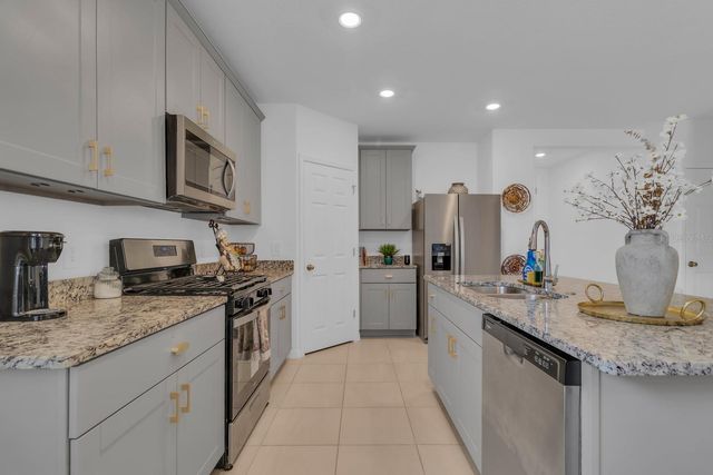 2950 SUNSTAR DRIVE, St Cloud, FL 34772