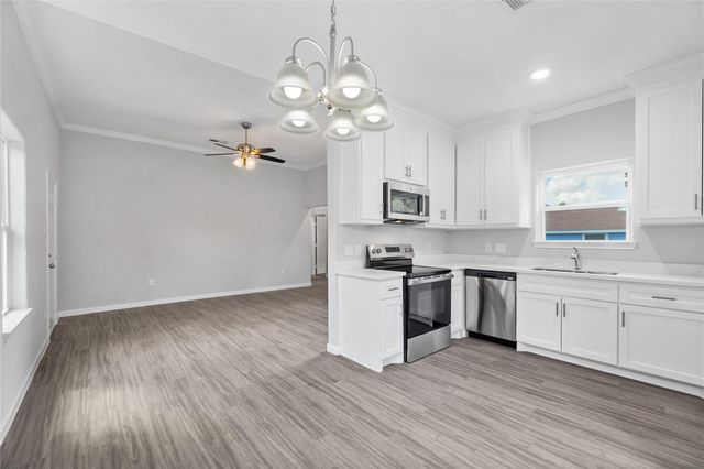 7415 Dyer Street, Houston, TX 77088