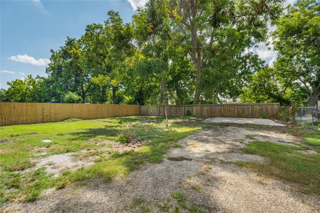 7415 Dyer Street, Houston, TX 77088