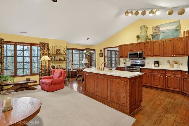 1120 Ponderosa Court, Darien, IL 60561