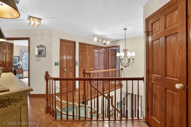 1120 Ponderosa Court, Darien, IL 60561