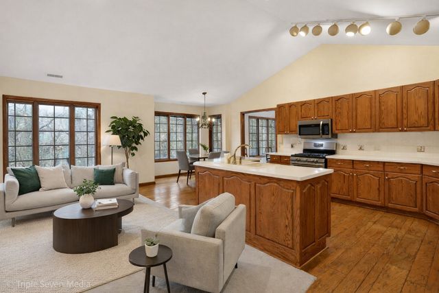 1120 Ponderosa Court, Darien, IL 60561