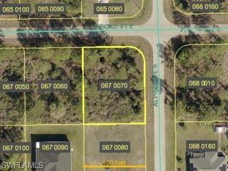 928 Broad ST E, Lehigh Acres, FL 33974