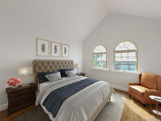 187 Sequams Lane Center, West Islip, NY 11795