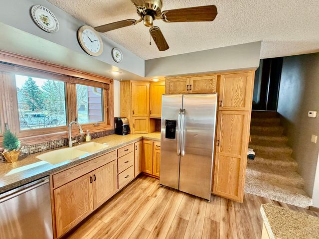 1665 Oakwood Drive, Worthington, MN 56187