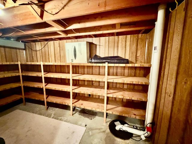 1665 Oakwood Drive, Worthington, MN 56187