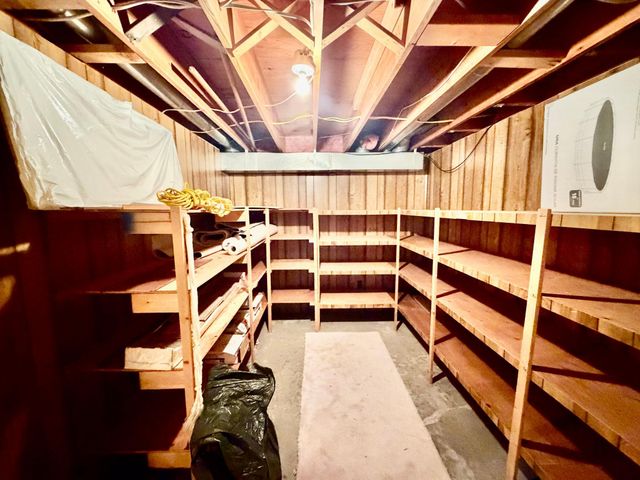 1665 Oakwood Drive, Worthington, MN 56187