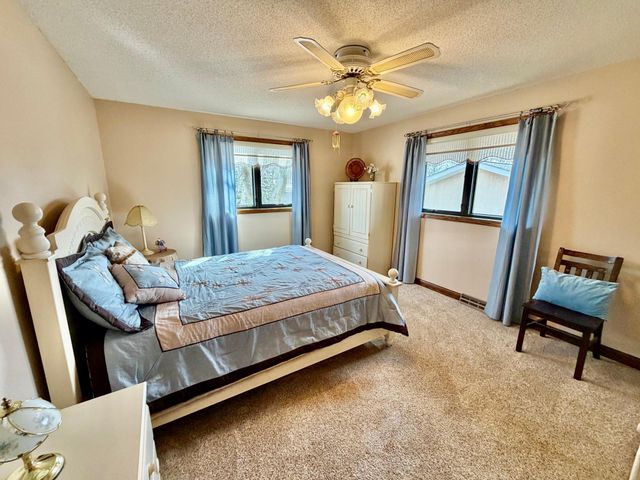 1665 Oakwood Drive, Worthington, MN 56187