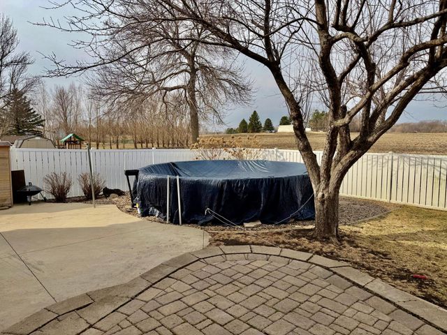 1665 Oakwood Drive, Worthington, MN 56187