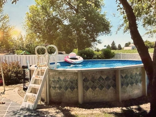 1665 Oakwood Drive, Worthington, MN 56187