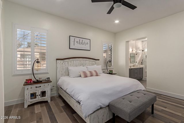 5242 E HERRERA Drive, Phoenix, AZ 85054