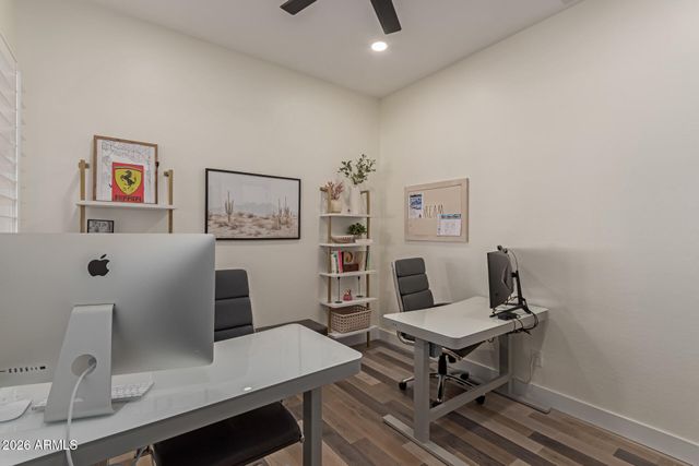 5242 E HERRERA Drive, Phoenix, AZ 85054