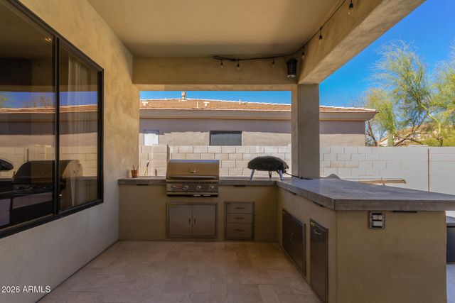 5242 E HERRERA Drive, Phoenix, AZ 85054