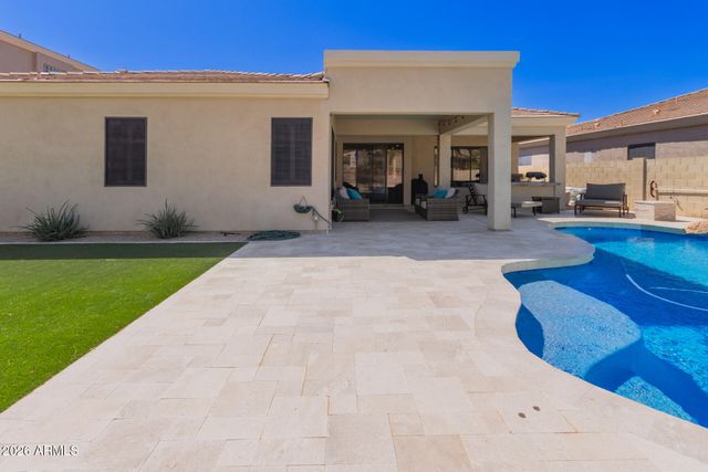 5242 E HERRERA Drive, Phoenix, AZ 85054