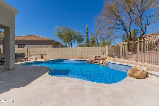 5242 E HERRERA Drive, Phoenix, AZ 85054