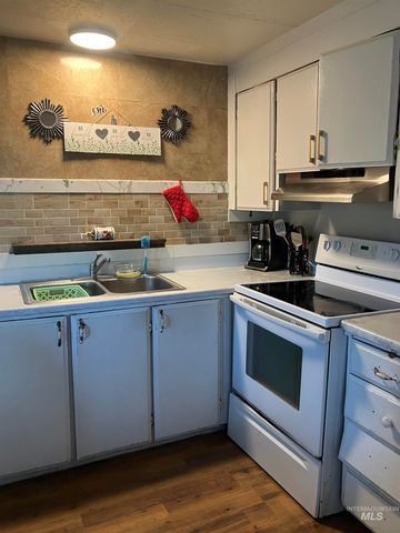 571 Caldwell Blvd 17, Nampa, ID 83651
