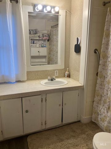 571 Caldwell Blvd 17, Nampa, ID 83651