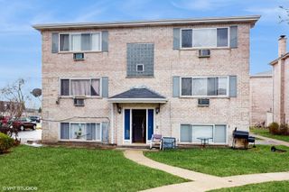10406 Michael Todd Terrace 1E, Glenview, IL 60025