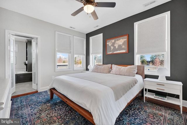 136 RHODE ISLAND AVE NE, Washington, DC 20002