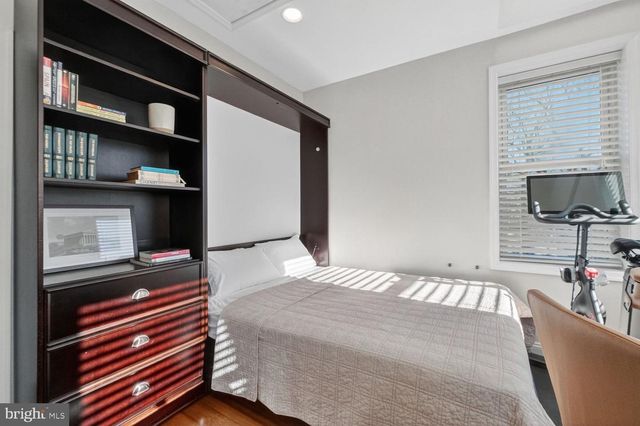 136 RHODE ISLAND AVE NE, Washington, DC 20002