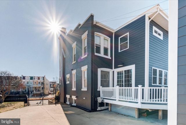 136 RHODE ISLAND AVE NE, Washington, DC 20002