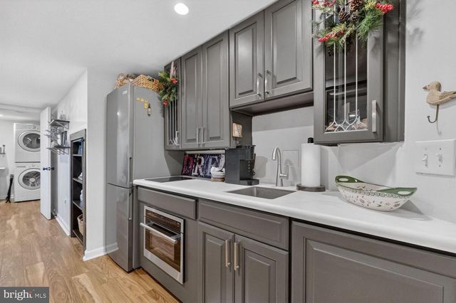 136 RHODE ISLAND AVE NE, Washington, DC 20002