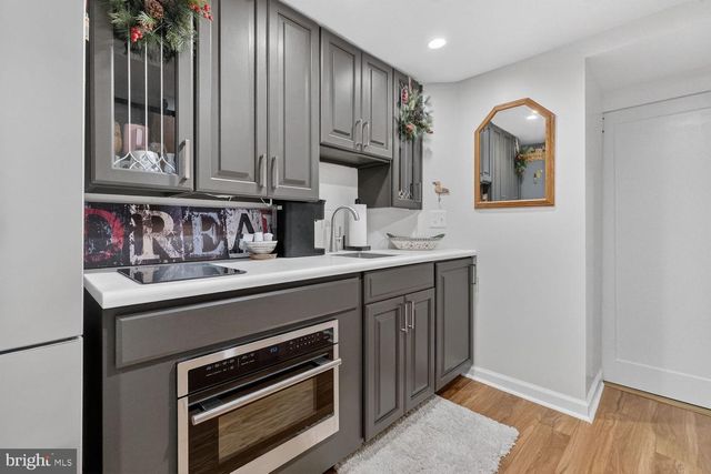 136 RHODE ISLAND AVE NE, Washington, DC 20002