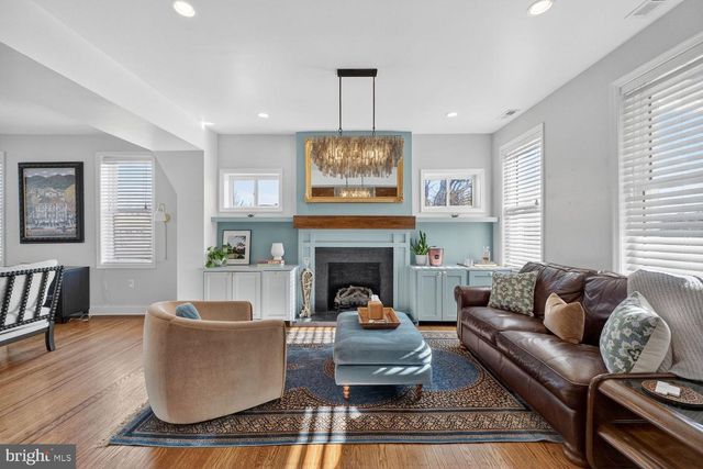 136 RHODE ISLAND AVE NE, Washington, DC 20002